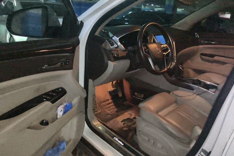 Used Cadillac SRX 2014 3.0L Elite Model Driver Seat