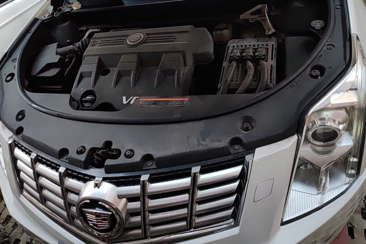 Used Cadillac SRX 2014 3.0L Elite Model Engine Bay