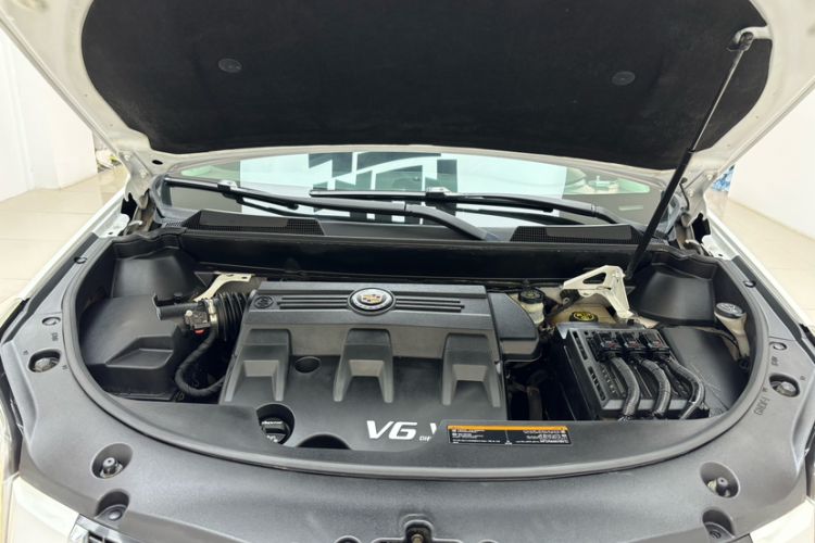 Used Cadillac SRX 2014 3.0L Comfort Model Engine Bay