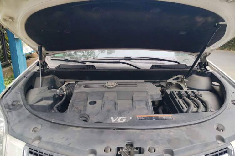 Used Cadillac SRX 2014 3.0L Elite Model Engine Bay