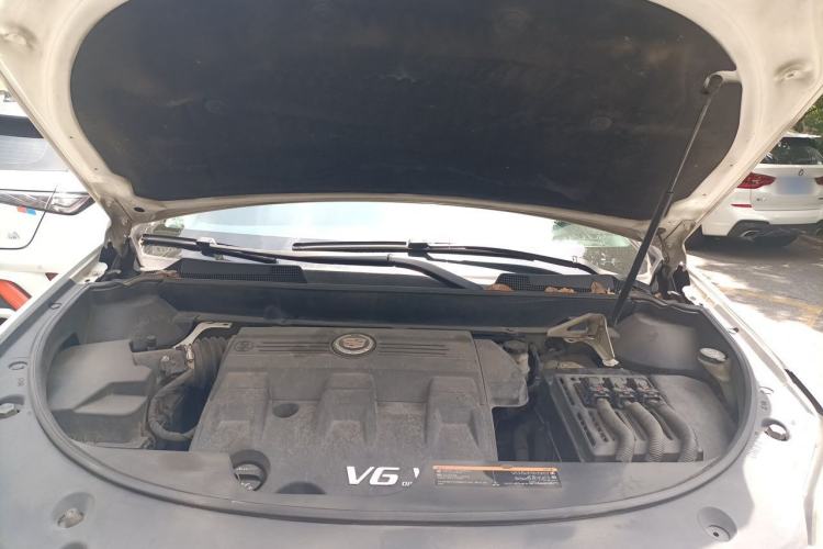 Used Cadillac SRX 2014 3.0L Elite Model Engine Bay