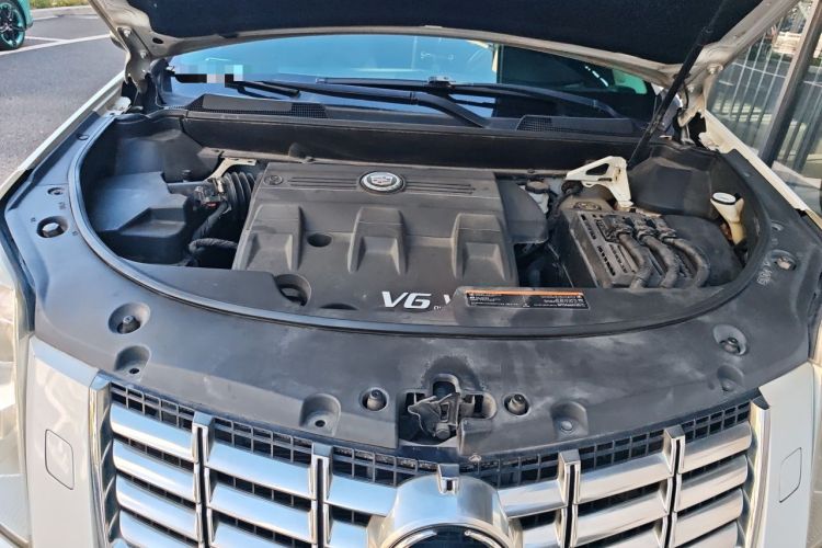 Used Cadillac SRX 2014 3.0L Comfort Model Engine Bay