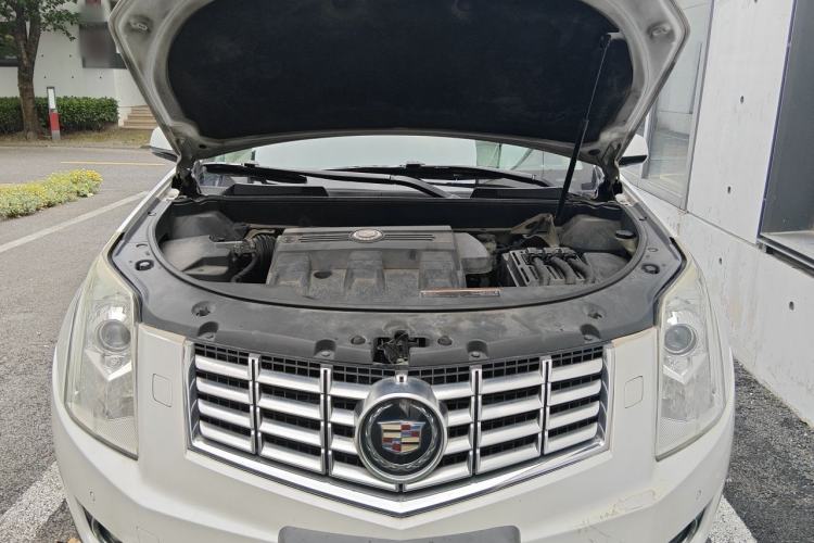 Used Cadillac SRX 2014 3.0L Flagship Model Engine Bay