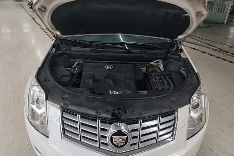 Used Cadillac SRX 2014 3.0L Comfort Model Engine Bay