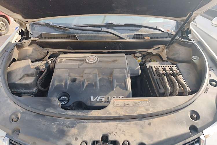 Used Cadillac SRX 2014 3.0L Elite Model Engine Bay