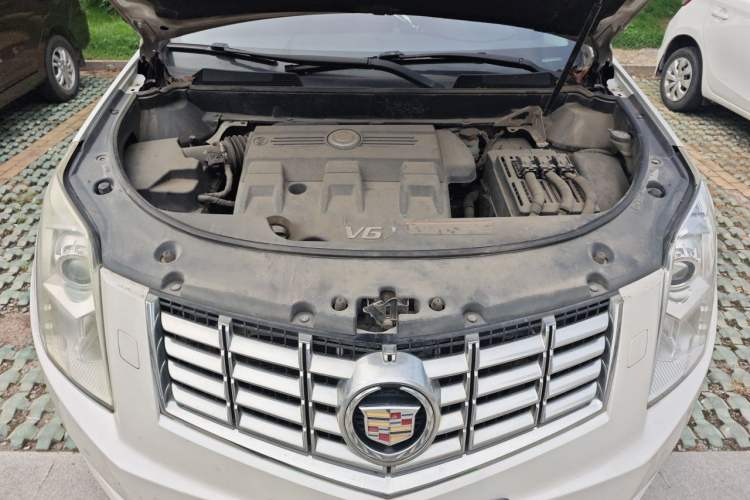 Used Cadillac SRX 2014 3.0L Comfort Model Engine Bay