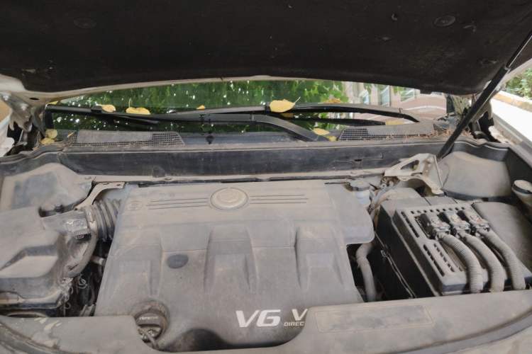 Used Cadillac SRX 2014 3.0L Comfort Model Engine Bay