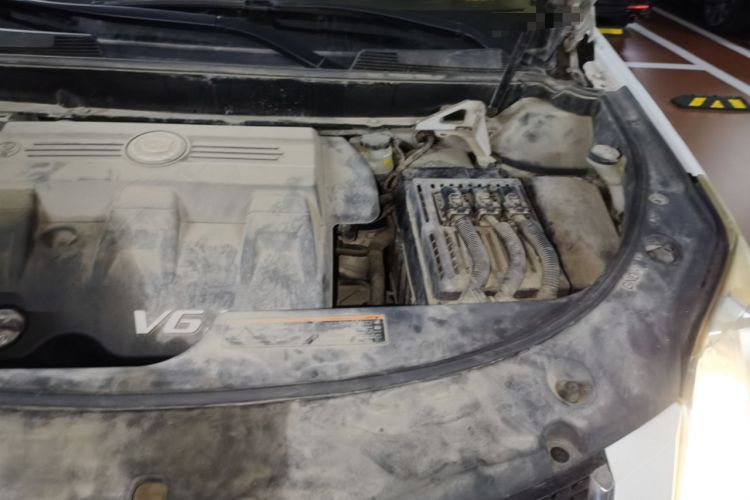 Used Cadillac SRX 2014 3.0L Comfort Model Engine Bay Left