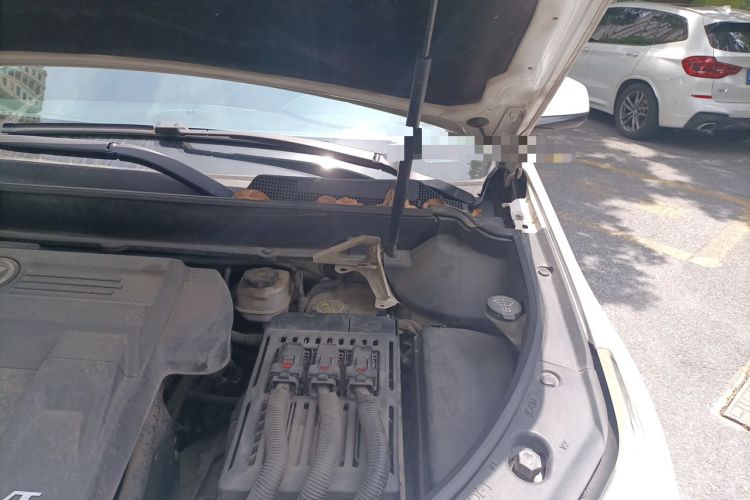 Used Cadillac SRX 2014 3.0L Elite Model Engine Bay Left