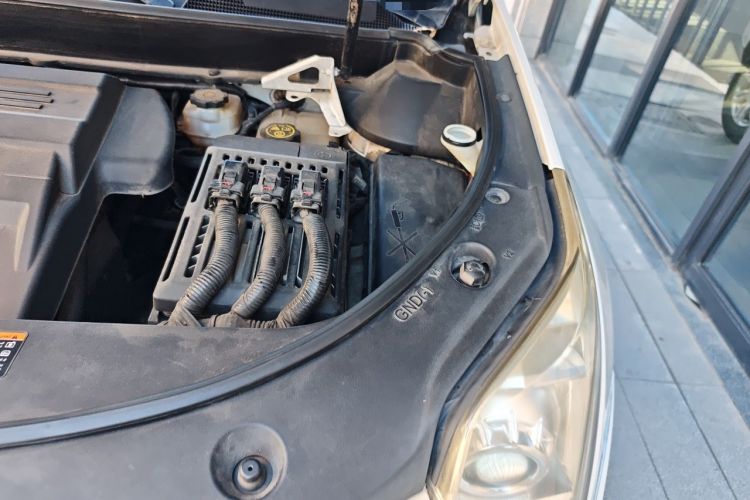Used Cadillac SRX 2014 3.0L Comfort Model Engine Bay Left