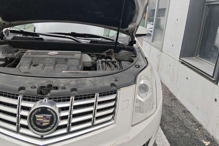 Used Cadillac SRX 2014 3.0L Flagship Model Engine Bay Left