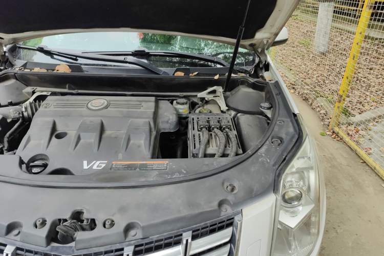 Used Cadillac SRX 2014 3.0L Elite Model Engine Bay Left