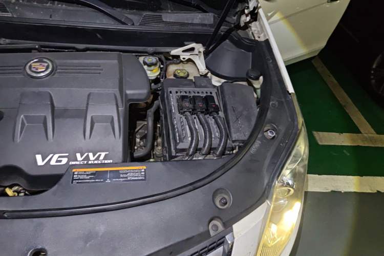 Used Cadillac SRX 2014 3.0L Elite Model Engine Bay Left