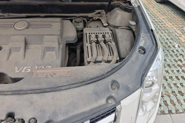 Used Cadillac SRX 2014 3.0L Comfort Model Engine Bay Left