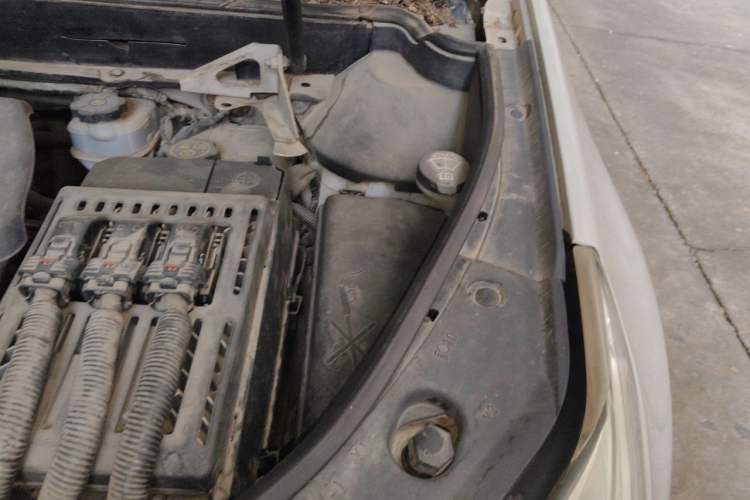 Used Cadillac SRX 2014 3.0L Comfort Model Engine Bay Left
