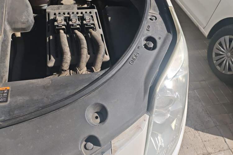 Used Cadillac SRX 2014 3.0L Luxury Model Engine Bay Left