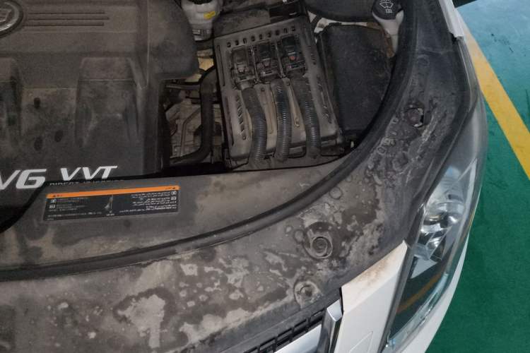 Used Cadillac SRX 2014 3.0L Comfort Model Engine Bay Left