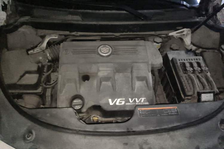 Used Cadillac SRX 2014 3.0L Elite Model Engine Bay