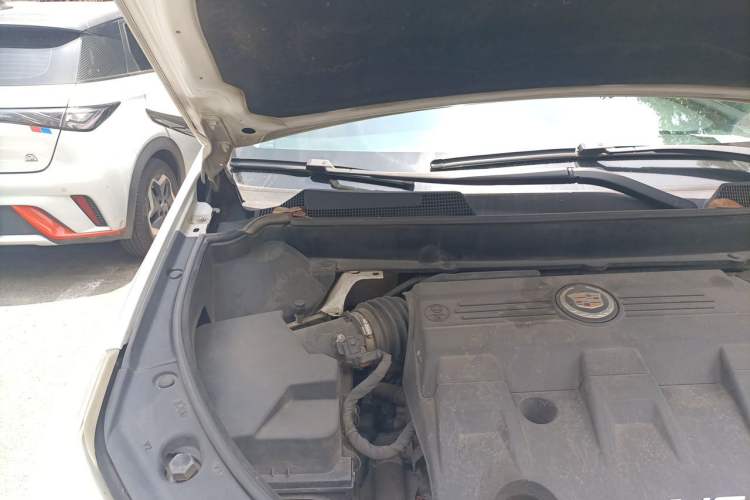 Used Cadillac SRX 2014 3.0L Elite Model Engine Bay Right