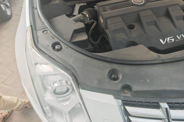 Used Cadillac SRX 2014 3.0L Elite Model Engine Bay Right