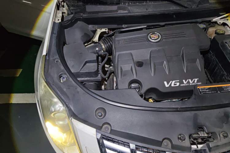 Used Cadillac SRX 2014 3.0L Elite Model Engine Bay Right