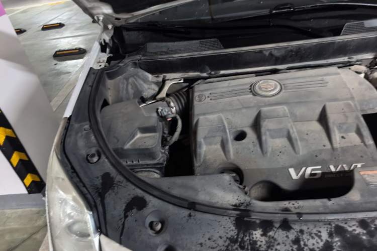 Used Cadillac SRX 2014 3.0L Comfort Model Engine Bay Right