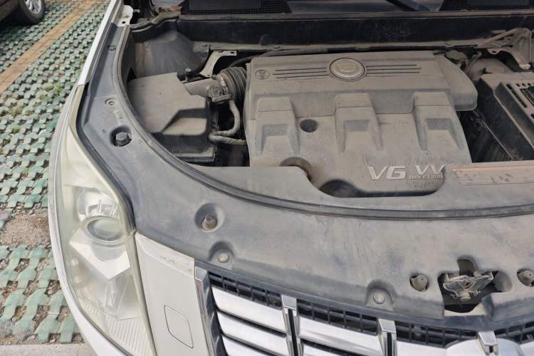 Used Cadillac SRX 2014 3.0L Comfort Model Engine Bay Right