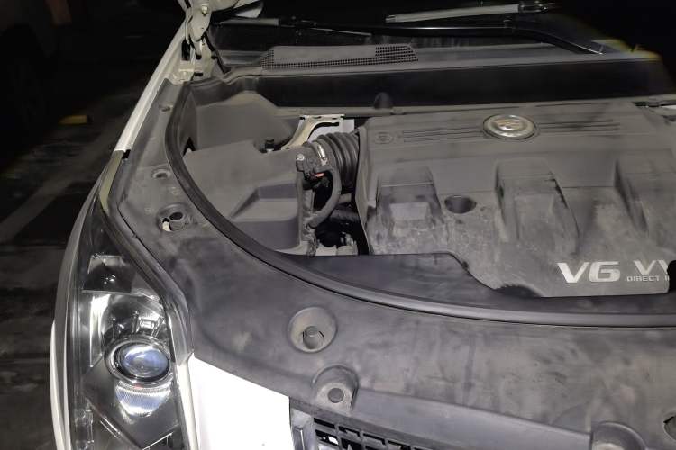 Used Cadillac SRX 2014 3.0L Elite Model Engine Bay Right