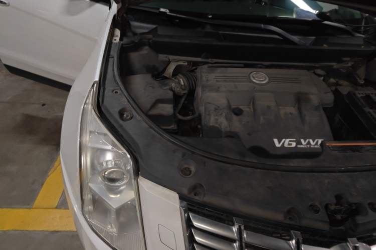 Used Cadillac SRX 2014 3.0L Comfort Model Engine Bay Right