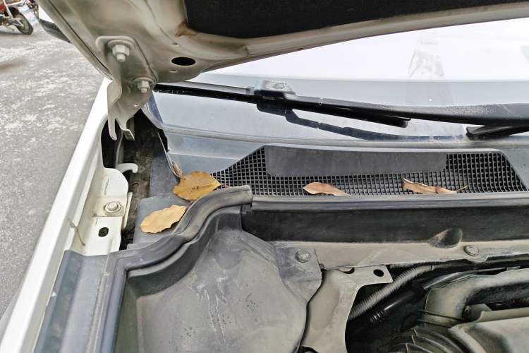 Used Cadillac SRX 2014 3.0L Comfort Model Engine Bay Right
