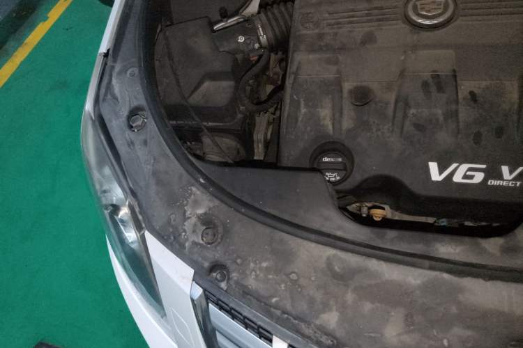 Used Cadillac SRX 2014 3.0L Comfort Model Engine Bay Right