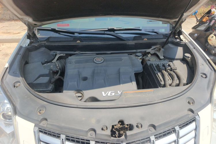 Used Cadillac SRX 2014 3.0L Elite Model Engine Bay
