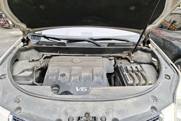 Used Cadillac SRX 2014 3.0L Comfort Model Engine Bay