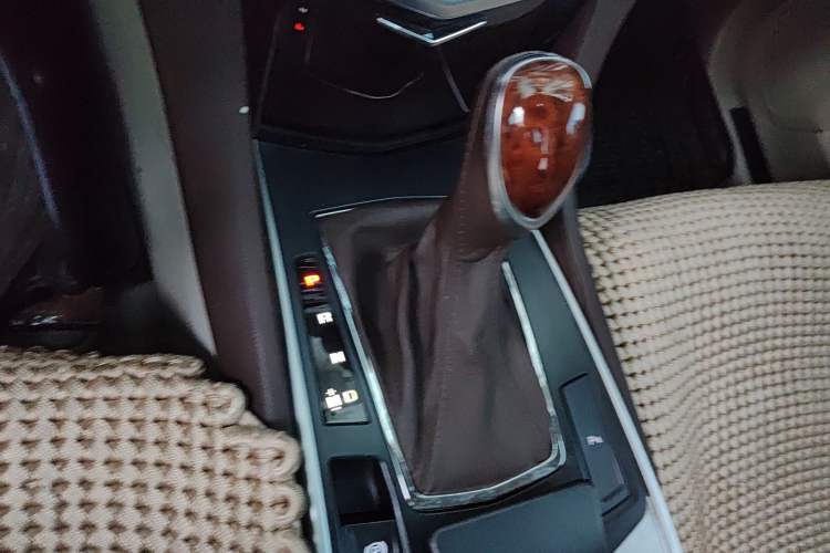 Used Cadillac SRX 2014 3.0L Elite Model Gear Lever
