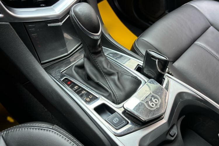 Used Cadillac SRX 2014 3.0L Comfort Model Gear Lever