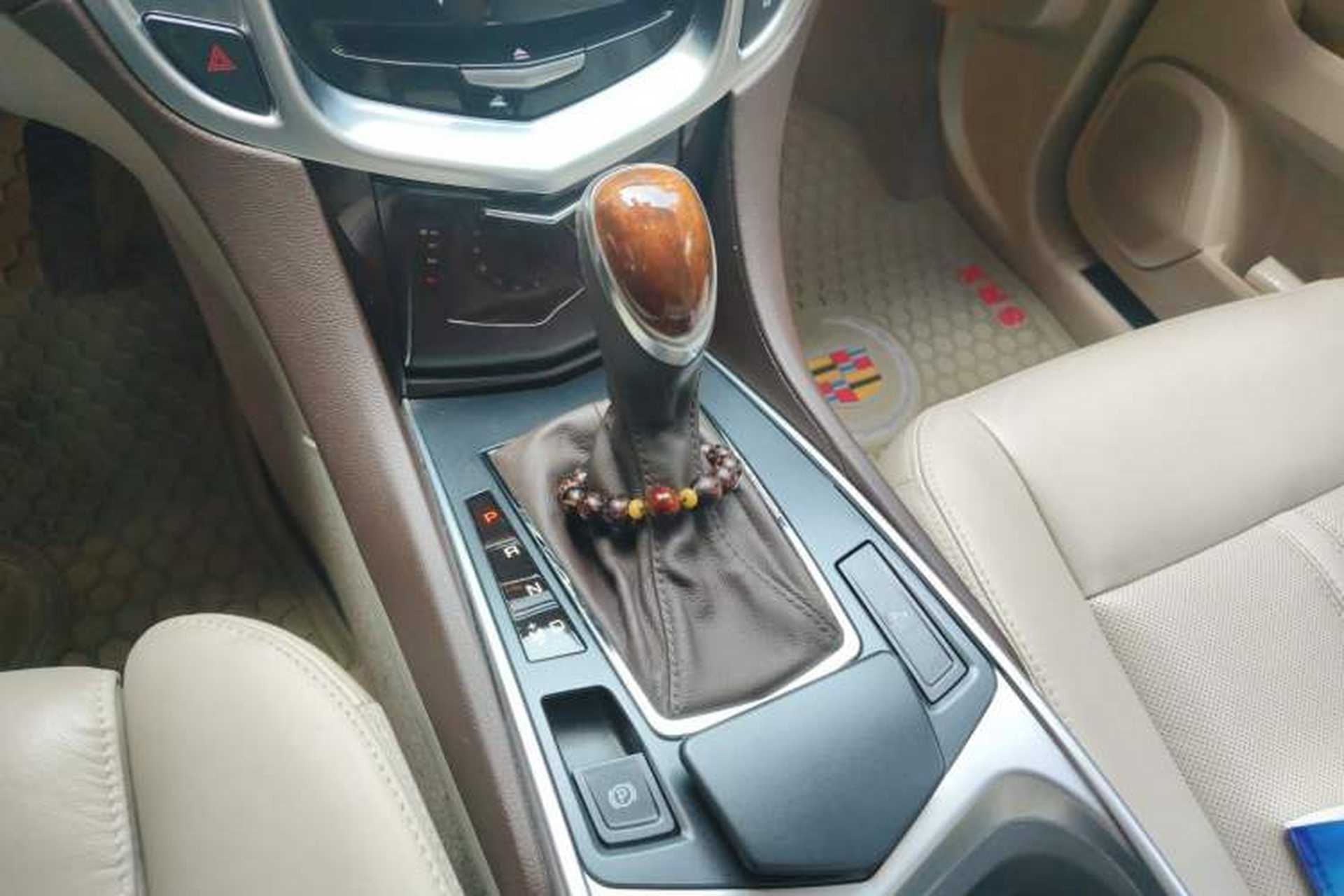Used Cadillac SRX 2014 3.0L Elite Model Gear Lever