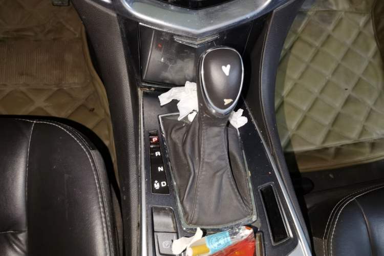 Used Cadillac SRX 2014 3.0L Comfort Model Gear Lever