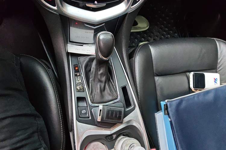 Used Cadillac SRX 2014 3.0L Comfort Model Gear Lever