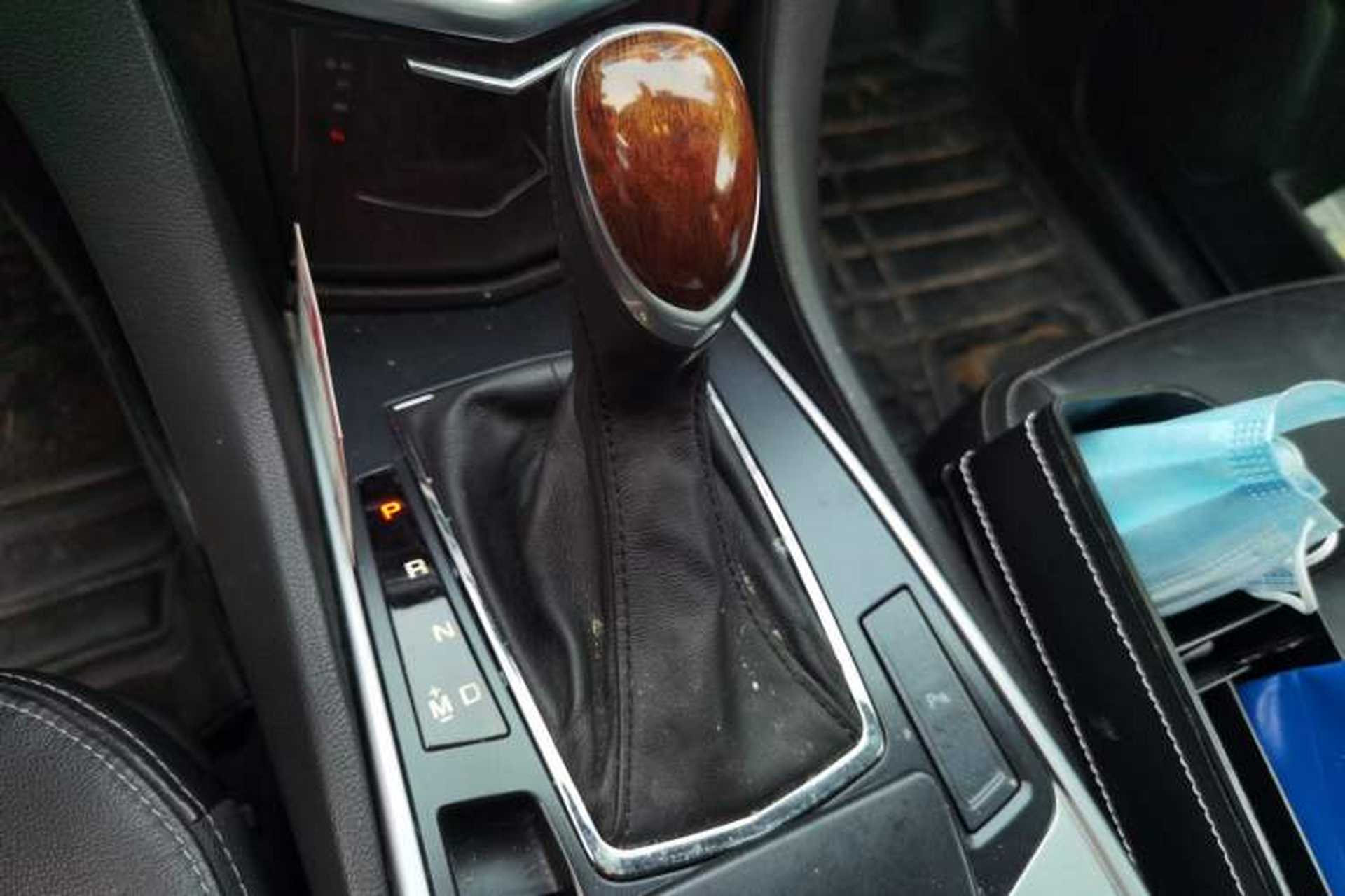 Used Cadillac SRX 2014 3.0L Elite Model Gear Lever