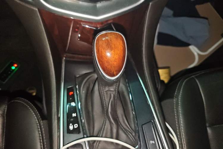 Used Cadillac SRX 2014 3.0L Luxury Model Gear Lever