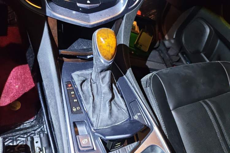 Used Cadillac SRX 2014 3.0L Elite Model Gear Lever