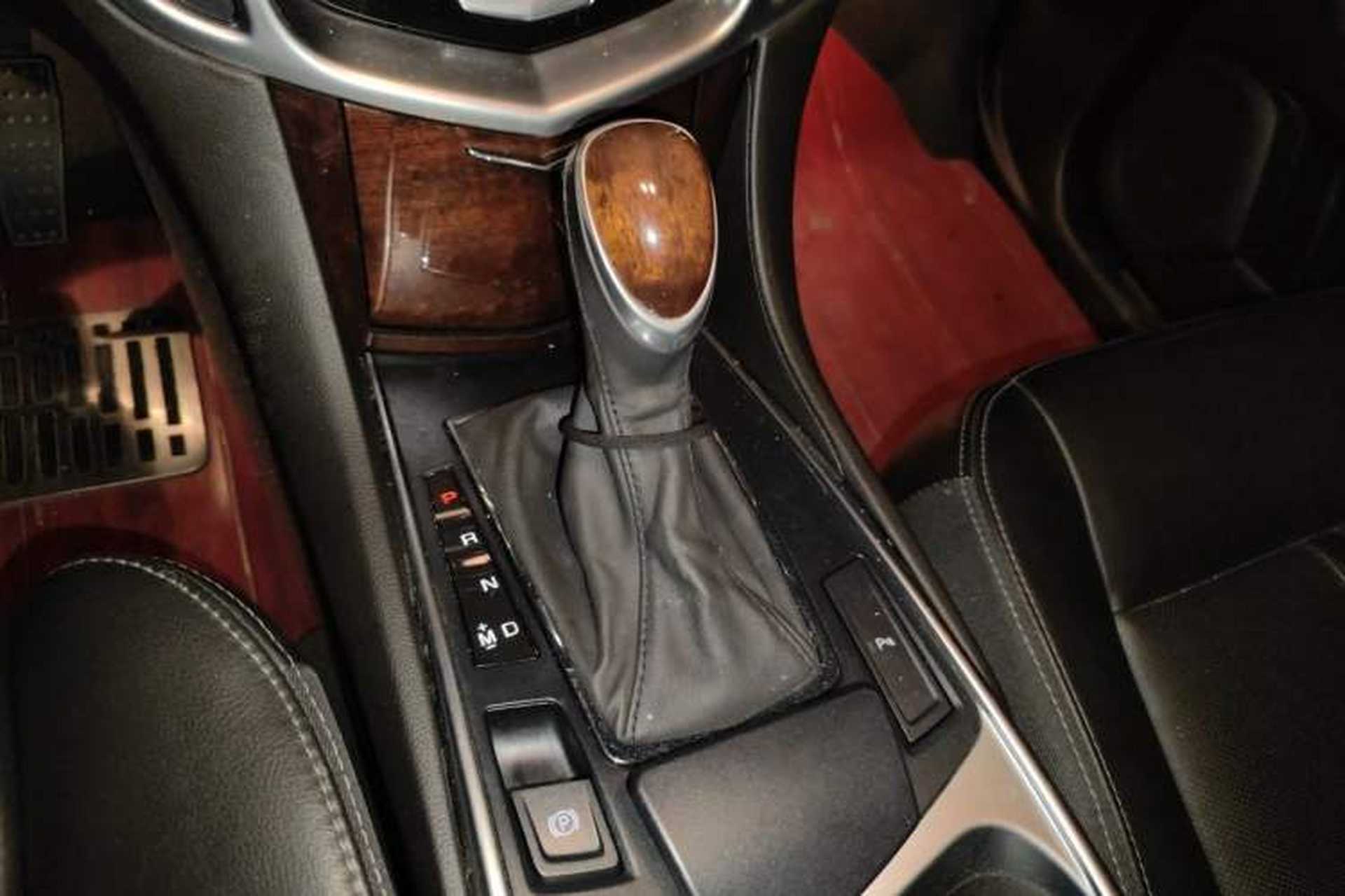 Used Cadillac SRX 2014 3.0L Luxury Model Gear Lever