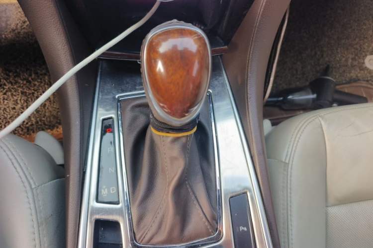 Used Cadillac SRX 2014 3.0L Elite Model Gear Lever