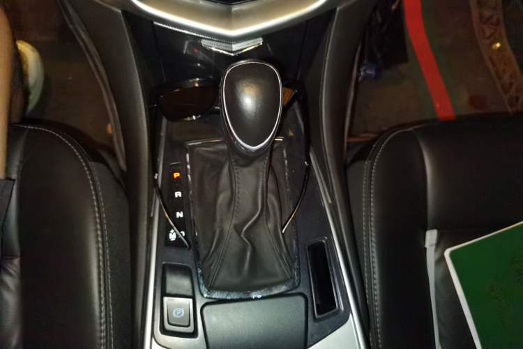 Used Cadillac SRX 2014 3.0L Comfort Model Gear Lever