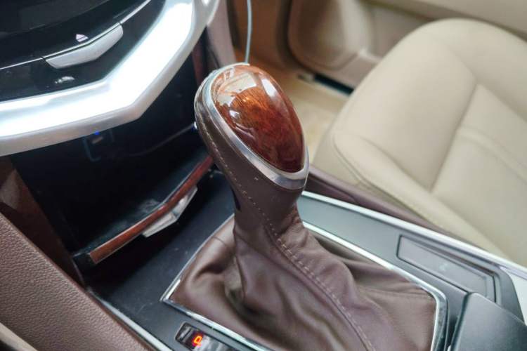 Used Cadillac SRX 2014 3.0L Elite Model Gear Lever