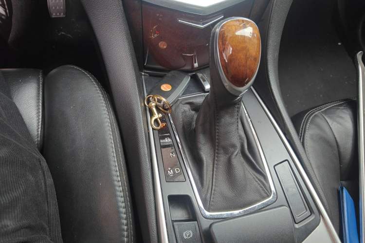 Used Cadillac SRX 2014 3.0L Elite Model Gear Lever
