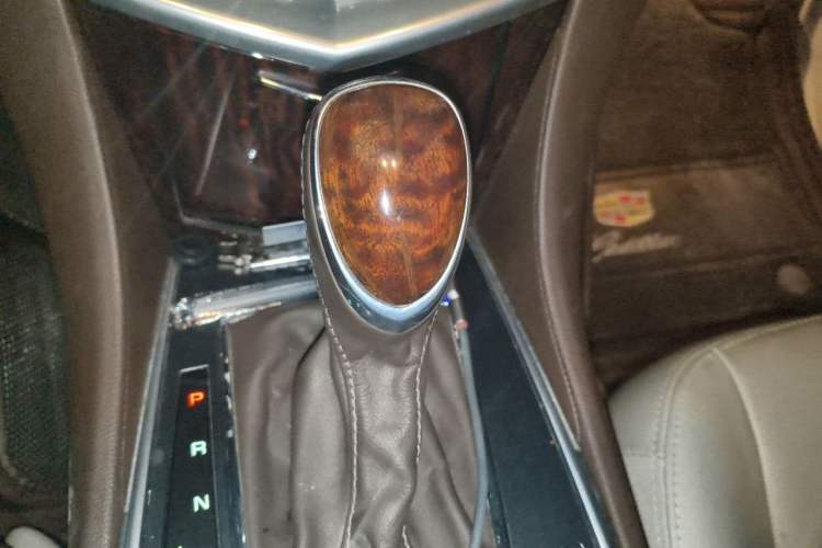Used Cadillac SRX 2014 3.0L Elite Model Gear Lever