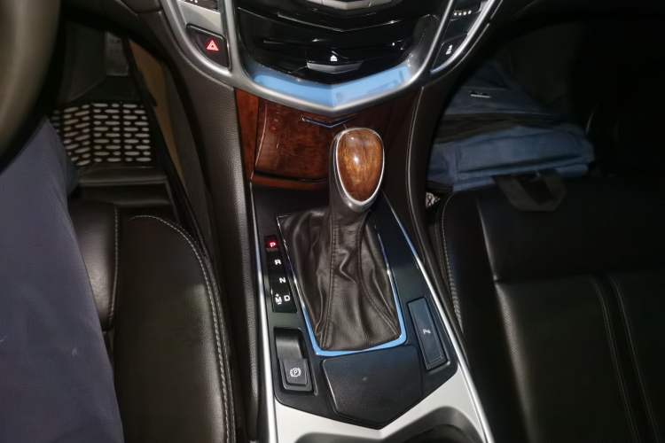 Used Cadillac SRX 2014 3.0L Elite Model Gear Lever
