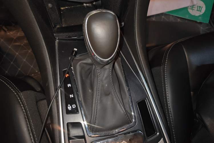 Used Cadillac SRX 2014 3.0L Comfort Model Gear Lever