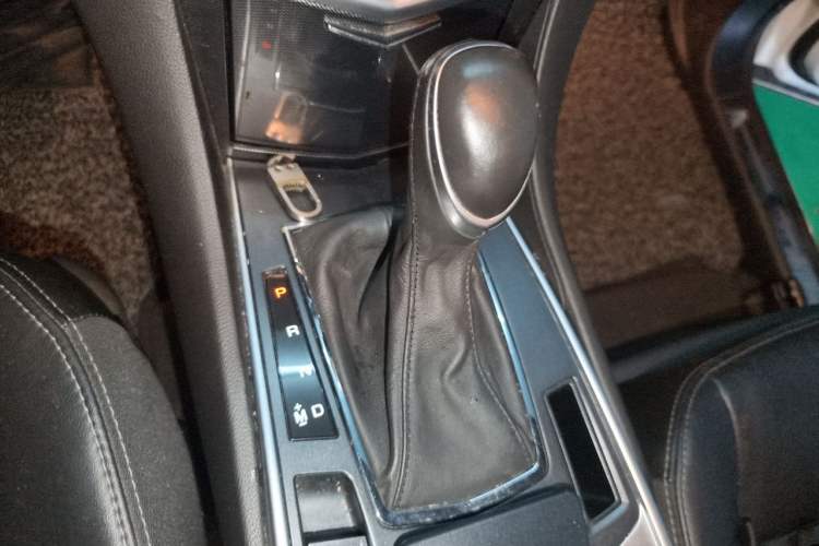 Used Cadillac SRX 2014 3.0L Comfort Model Gear Lever